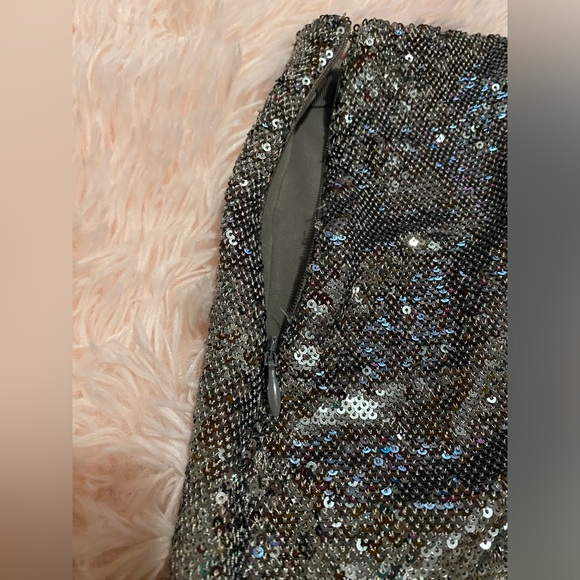 GAP Silver Skirt - Picture 3 of 5